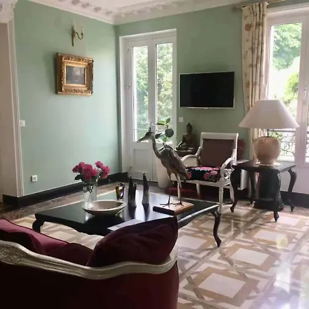 Luxueux 3+1 Pcs Avec Jardin A 3 Km De Paris Apartment *