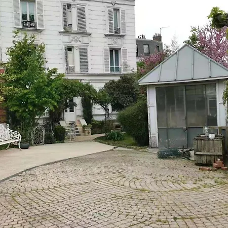 Luxueux 3+1 Pcs Avec Jardin A 3 Km De Paris Apartment *